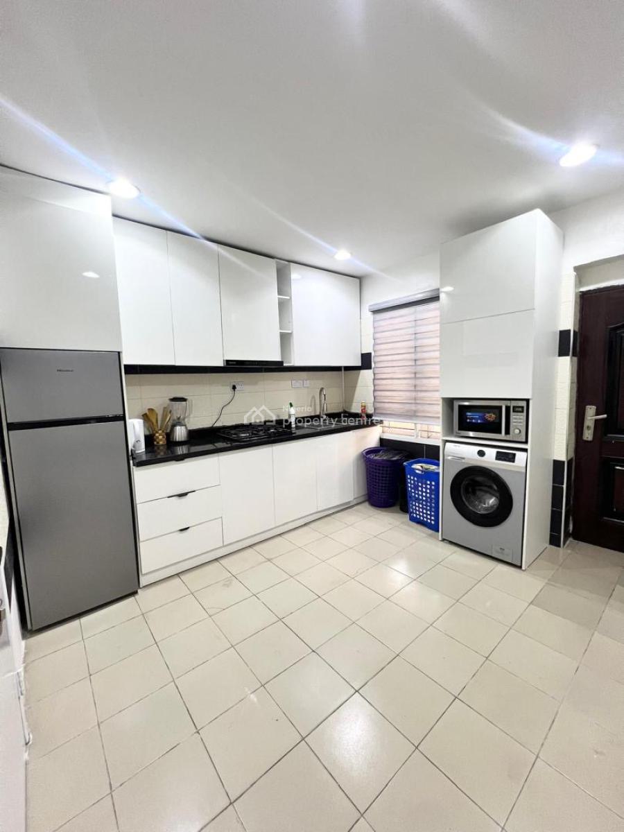 Luxury 3/4-bedroom  Snooker   Ps5   Pool ‍️  Ceiling Blueto, Lekki Phase 1, Lekki, Lagos, Flat / Apartment Short Let