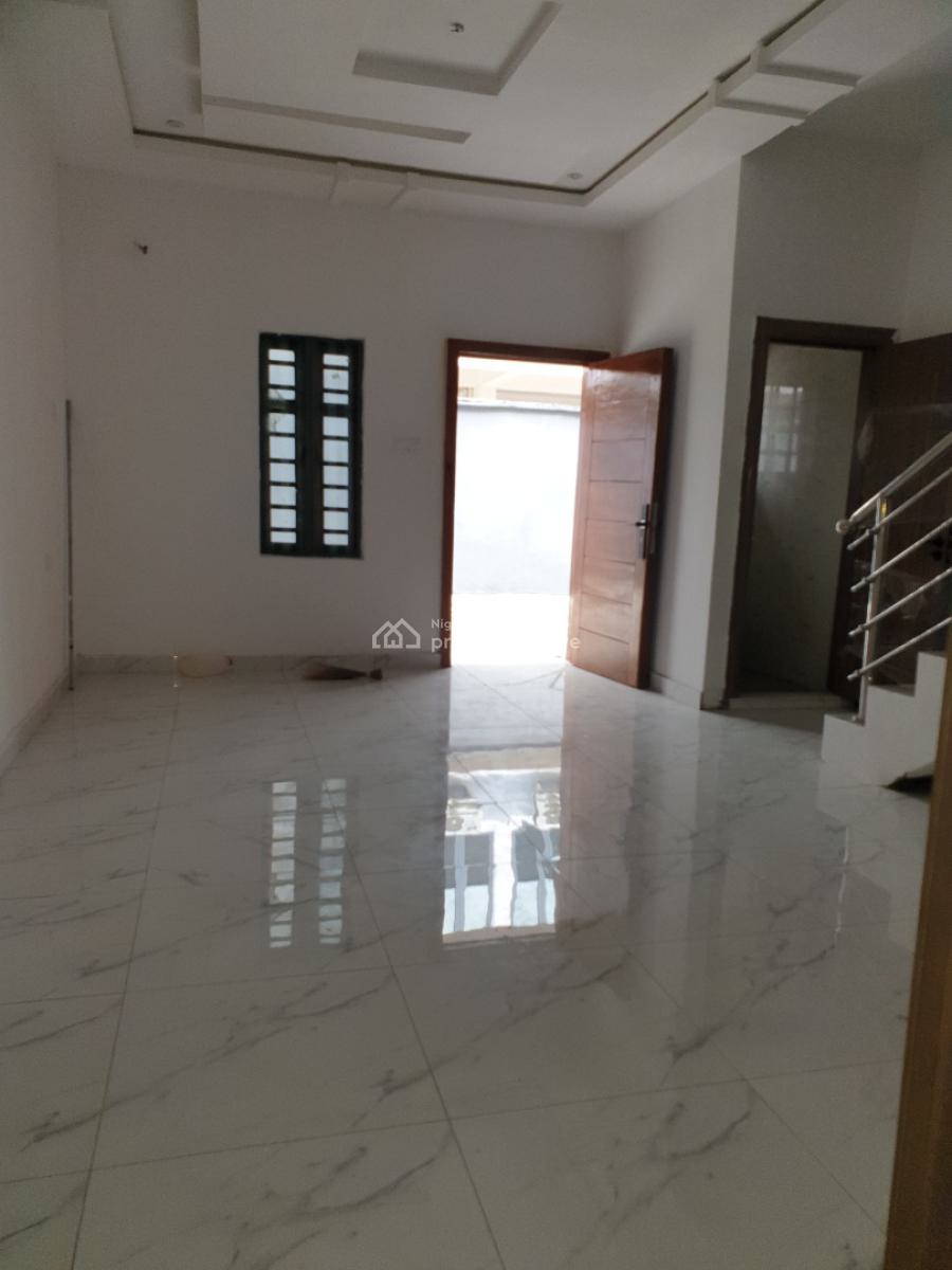 Spacious 2bedroom Maisonette Duplex, Ologolo, Lekki, Lagos, Flat / Apartment for Rent