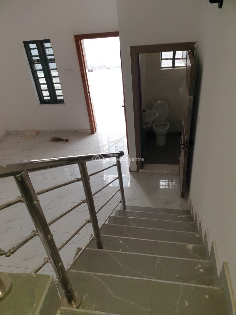 Spacious 2bedroom Maisonette Duplex, Ologolo, Lekki, Lagos, Flat / Apartment for Rent