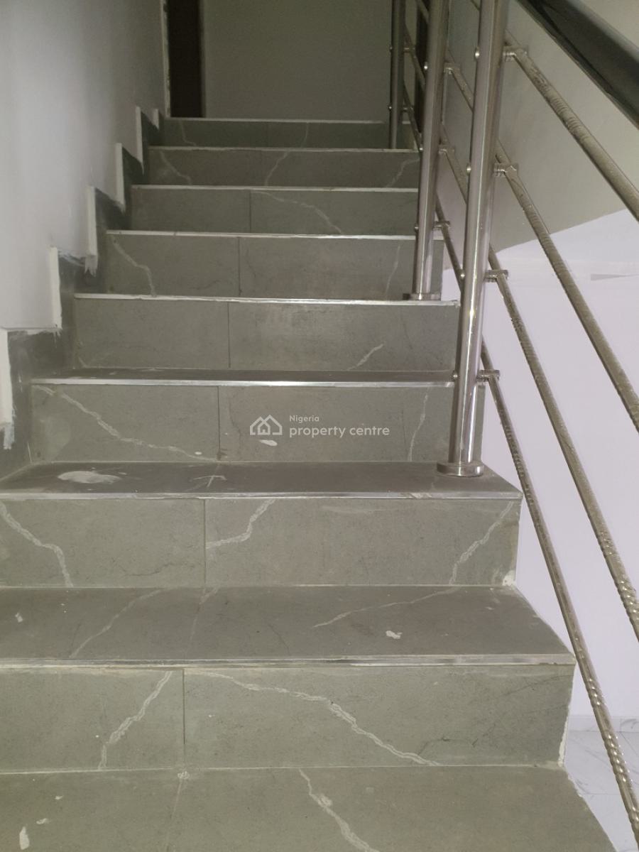Spacious 2bedroom Maisonette Duplex, Ologolo, Lekki, Lagos, Flat / Apartment for Rent