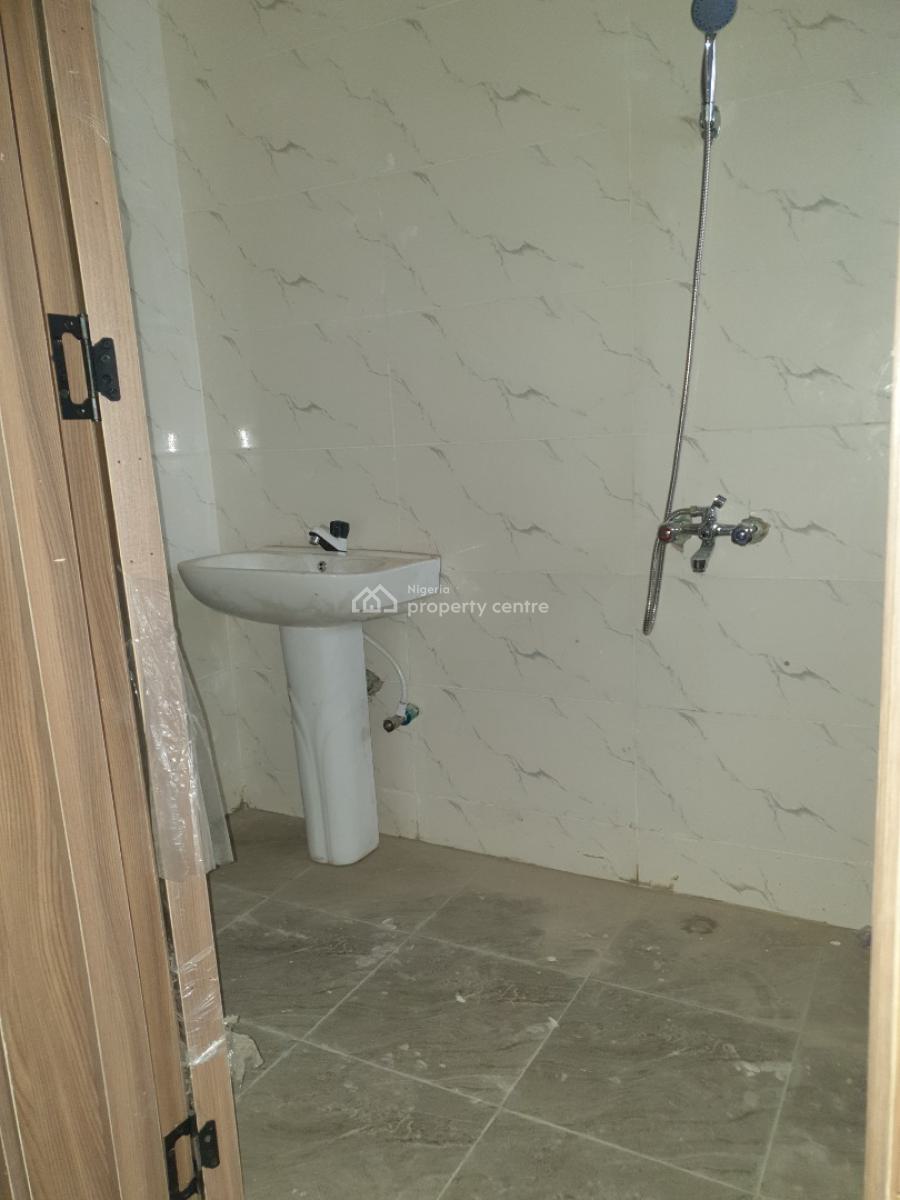 Spacious 2bedroom Maisonette Duplex, Ologolo, Lekki, Lagos, Flat / Apartment for Rent