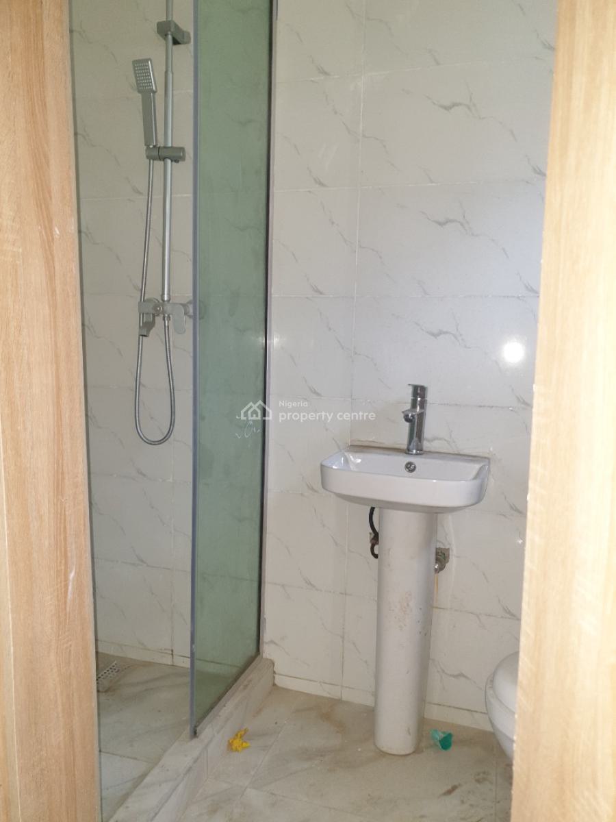 Spacious 2bedroom Maisonette Duplex, Ologolo, Lekki, Lagos, Flat / Apartment for Rent
