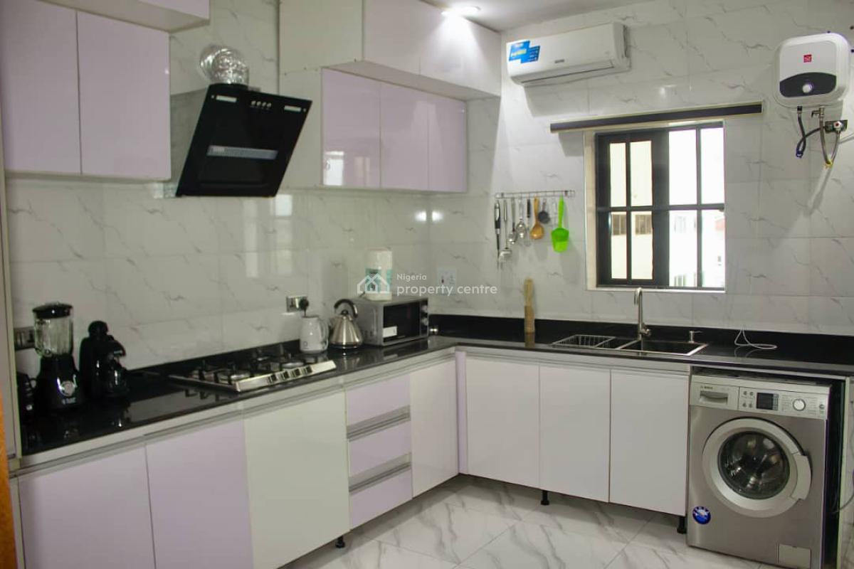 Lovely 3 Bedrooms Apartment, New Road, Ilasan, Ikate, Lekki, Lagos, Flat / Apartment Short Let