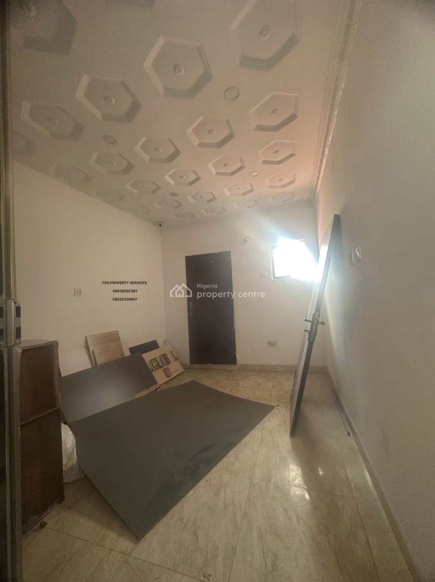 Nice Commercial Space, Off Admiralty, Lekki Phase 1, Lekki, Lagos, Shop for Rent
