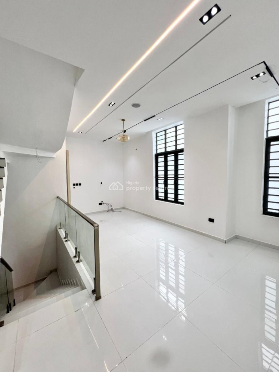 5 Bedrooms Detached Duplex with Bq, Chevron Drive Lekki Lagos, Lekki, Lagos, Detached Duplex for Sale
