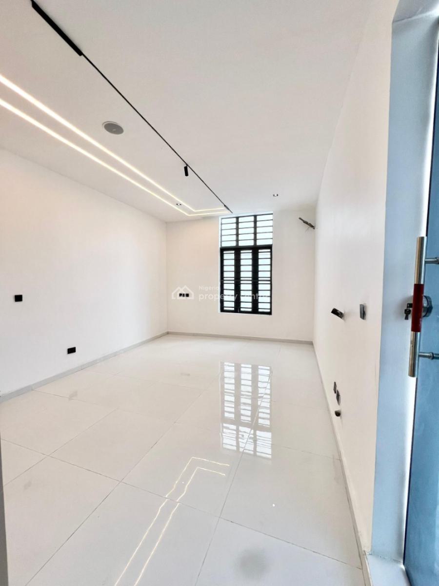 5 Bedrooms Detached Duplex with Bq, Chevron Drive Lekki Lagos, Lekki, Lagos, Detached Duplex for Sale
