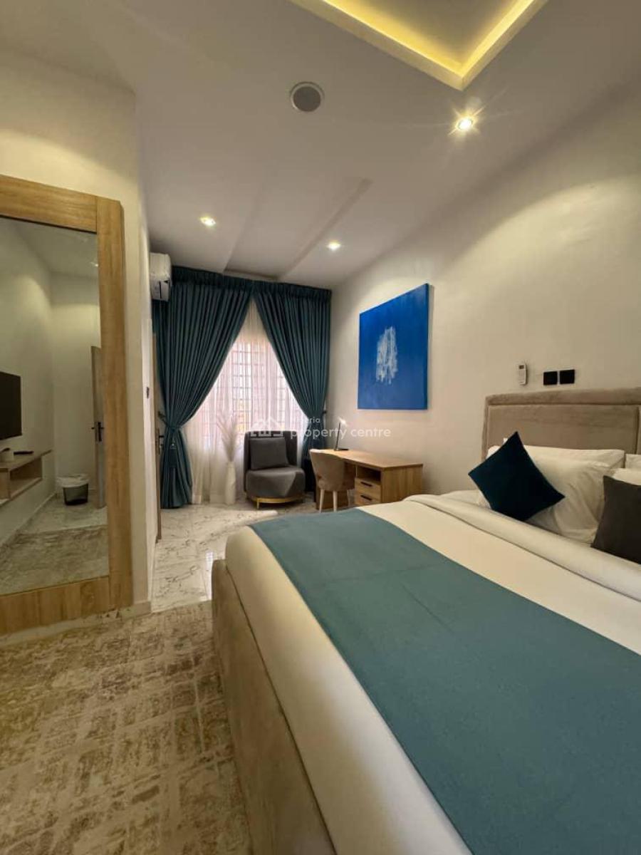 Tastefully Finished  3bedroom Water Front Apartment with Prime Feature, Lekki Phase 1, Lekki, Lagos, Flat / Apartment Short Let