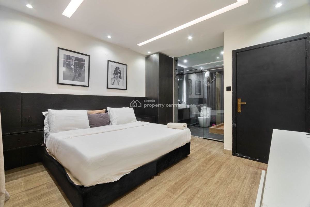 Luxury Two Bedroom Waterfront with Snooker Board and Pool, Lekki Phase 1, Lekki, Lagos, Flat / Apartment Short Let