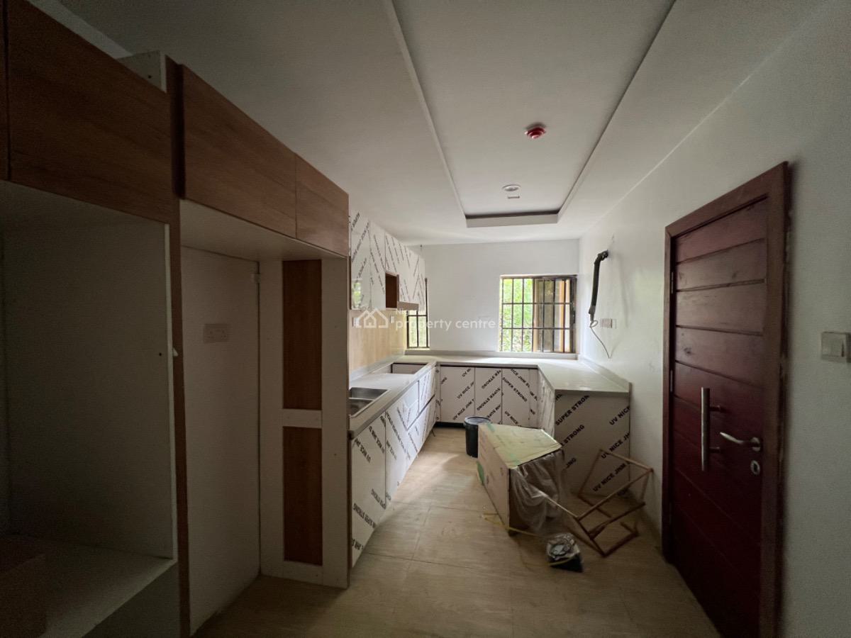 3 Bedroom Apartment with Bq, Off Ajose Adeogun, Victoria Island (vi), Lagos, Flat / Apartment for Rent