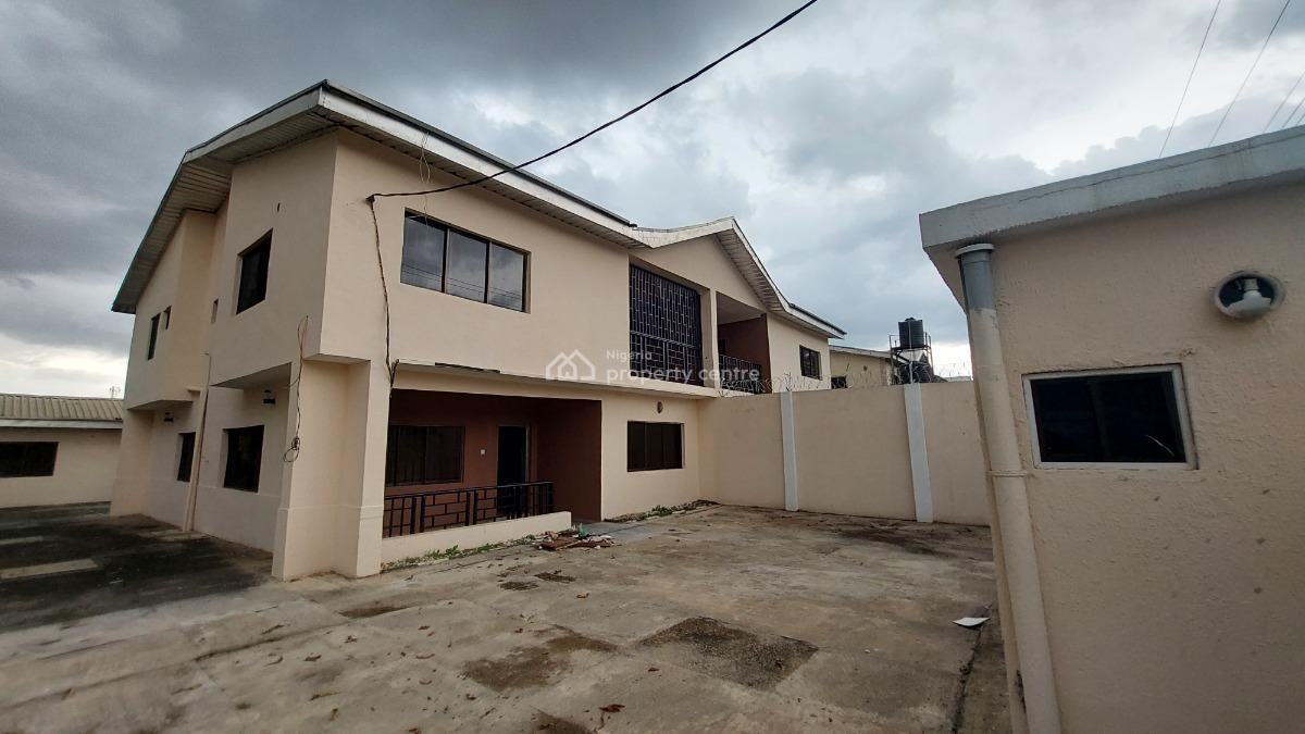 4 Bedroom Semi-detached Duplex with Bq, Gwarinpa, Abuja, Semi-detached Duplex for Rent