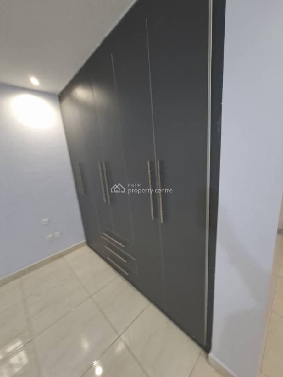 6 Units of Spacious 3 Bedroom Flat + Bq. Serviced with Central Generator, Guzape District, Abuja, Flat / Apartment for Rent
