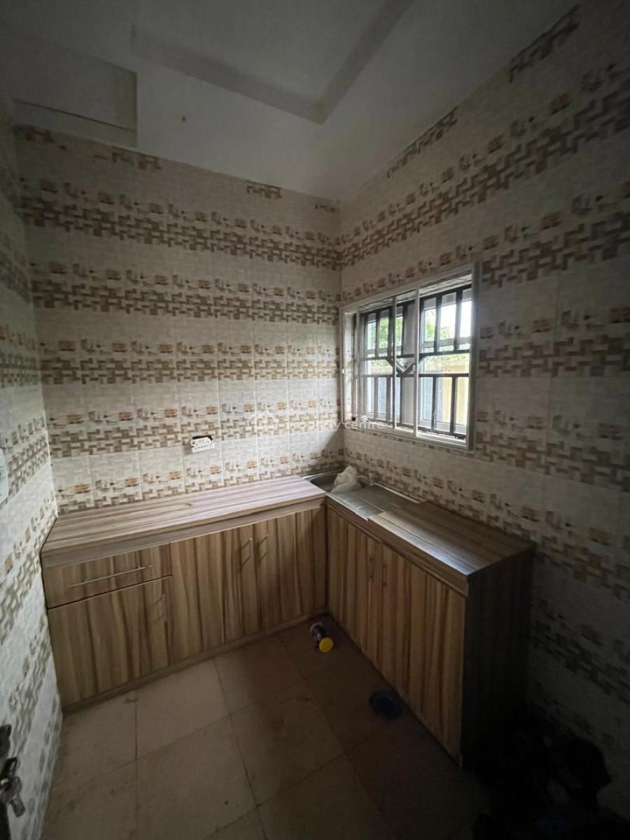 3 Bedroom Bungalow on a Plot of Land, Aroro Kole, Barracks Road, Ojoo, Ibadan, Oyo, Detached Bungalow for Sale