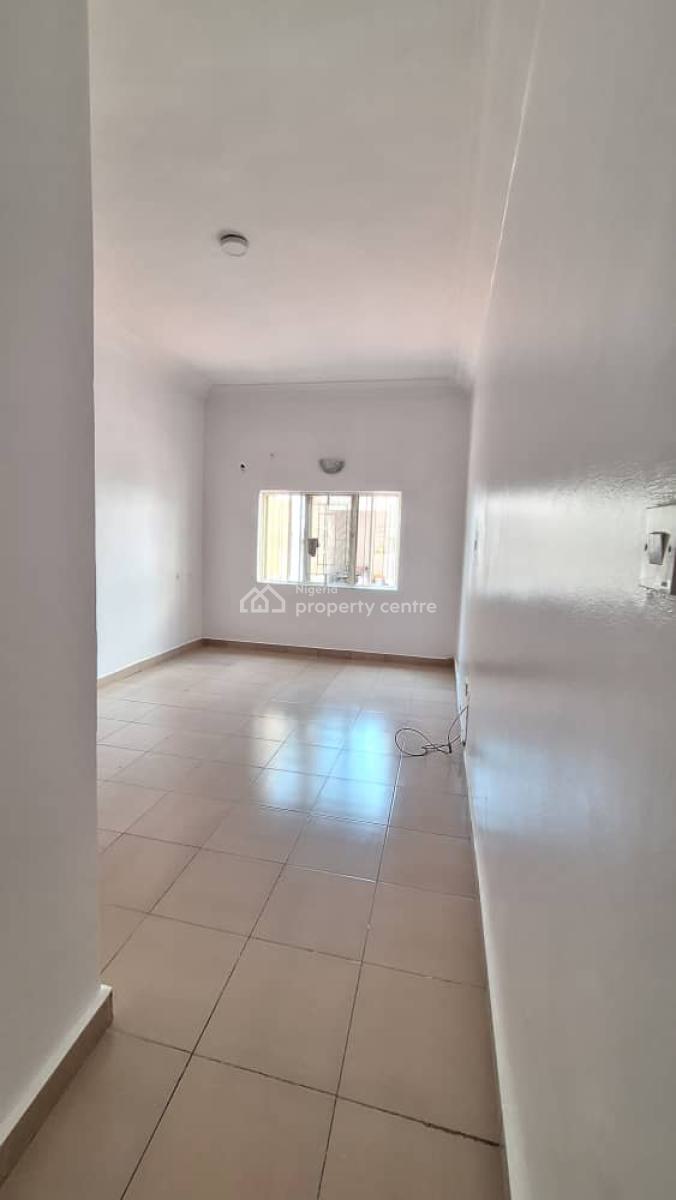 Well Maintained Spacious 3 Bedroom Apartment (no Bq), Off Fola Osibo Lekki Phase 1, Lekki Phase 1, Lekki, Lagos, Flat / Apartment for Rent