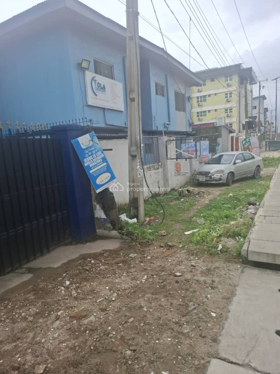 a Block of 4 Flats, Akoka, Yaba, Lagos, Block of Flats for Sale