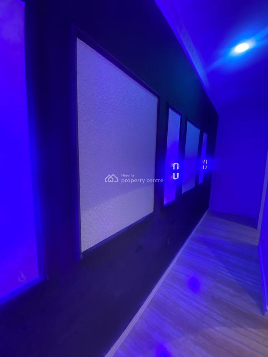 Luxury Serviced Room and Parlour Self Contained, By Pinnacle Filling Station,marwa Bus Stop, Lekki Phase 1 Right Hand, Lekki Phase 1, Lekki, Lagos, Mini Flat (room and Parlour) for Rent
