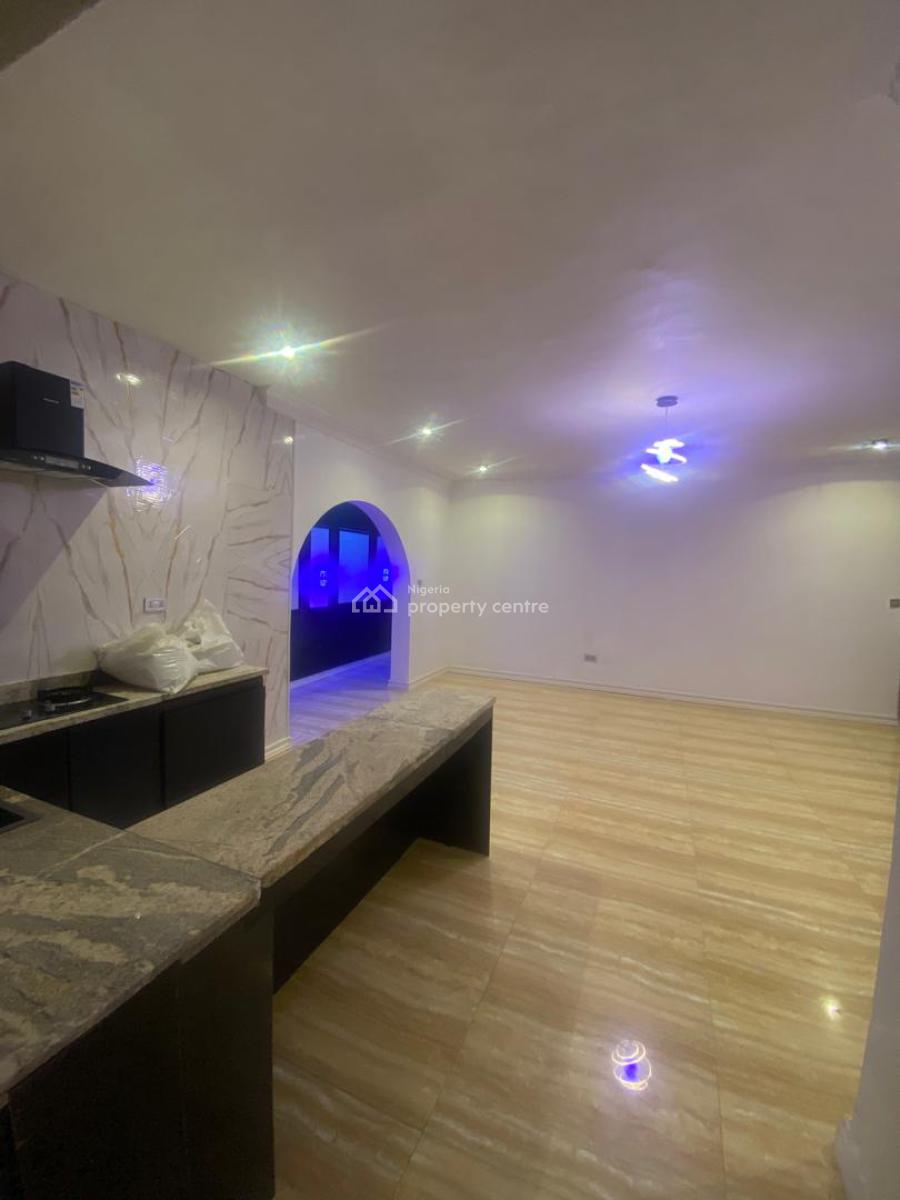 Luxury Serviced Room and Parlour Self Contained, By Pinnacle Filling Station,marwa Bus Stop, Lekki Phase 1 Right Hand, Lekki Phase 1, Lekki, Lagos, Mini Flat (room and Parlour) for Rent