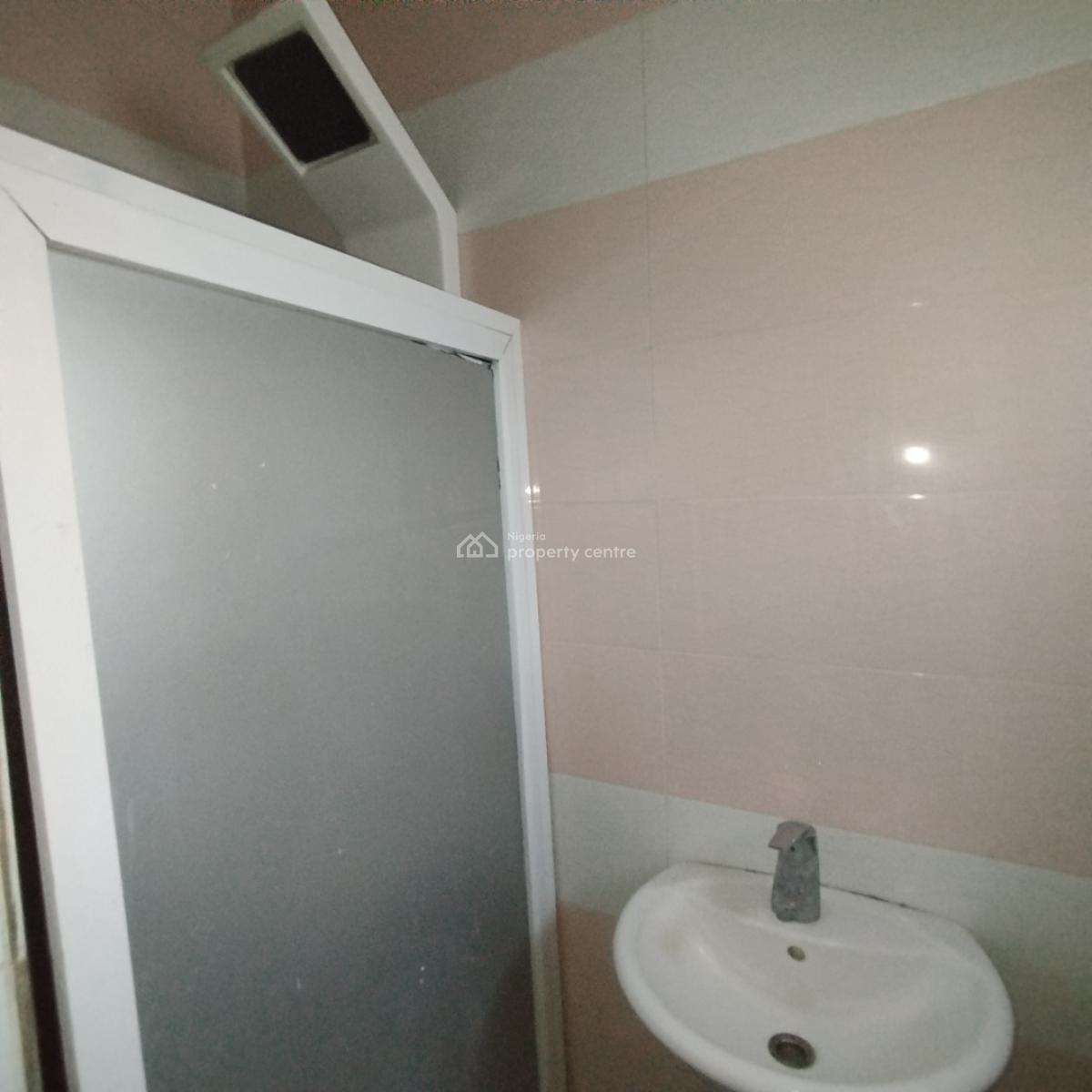 Nice 5 Bedroom Semi Detached Duplex with Bq, Oral Estate, Lekki Expressway, Lekki, Lagos, Semi-detached Duplex for Rent