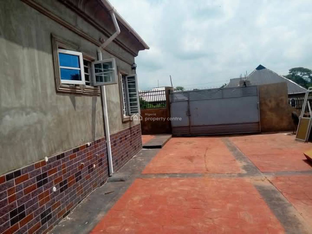 Luxury 3 Bedroom Flat, Aroro Kole Barrack Road, Ojoo, Ibadan, Ibadan, Oyo, Flat / Apartment for Sale