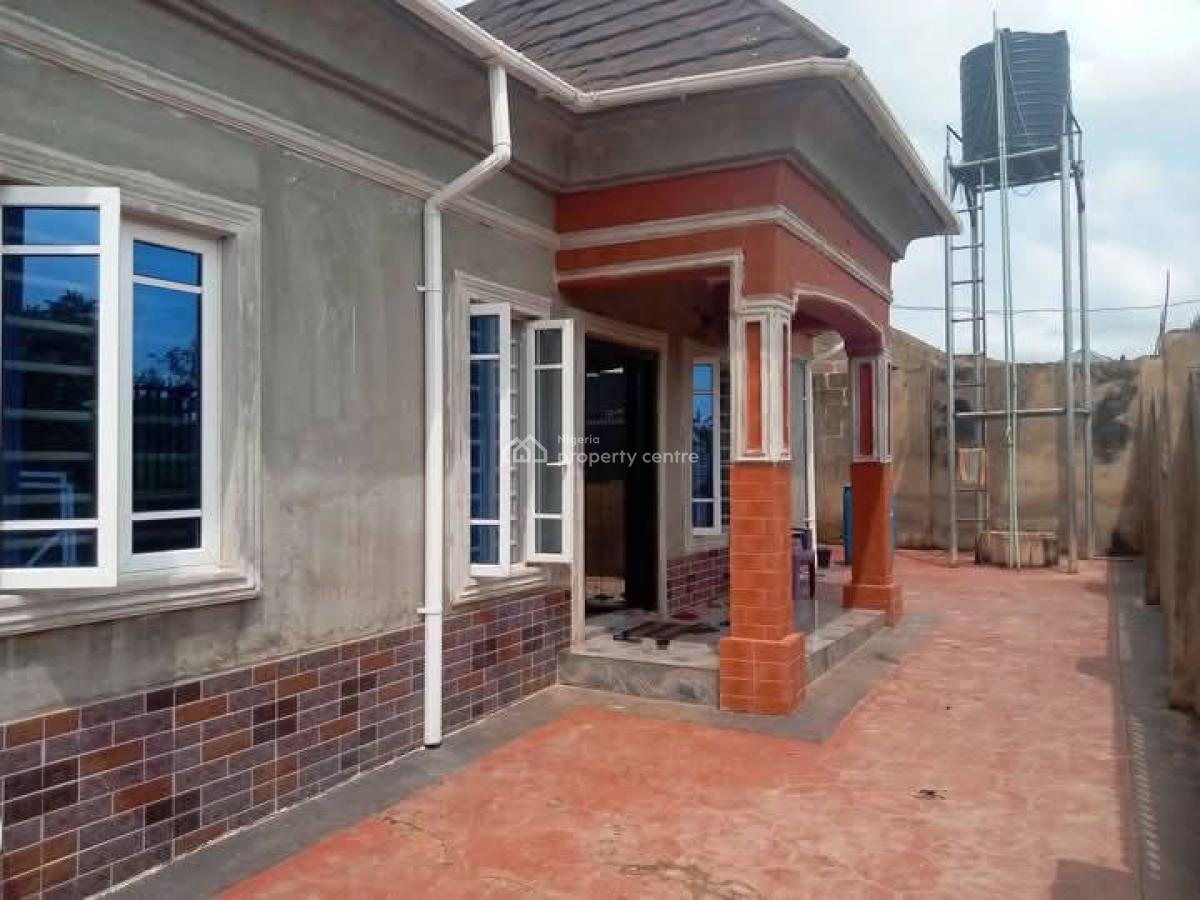 Luxury 3 Bedroom Flat, Aroro Kole Barrack Road, Ojoo, Ibadan, Ibadan, Oyo, Flat / Apartment for Sale