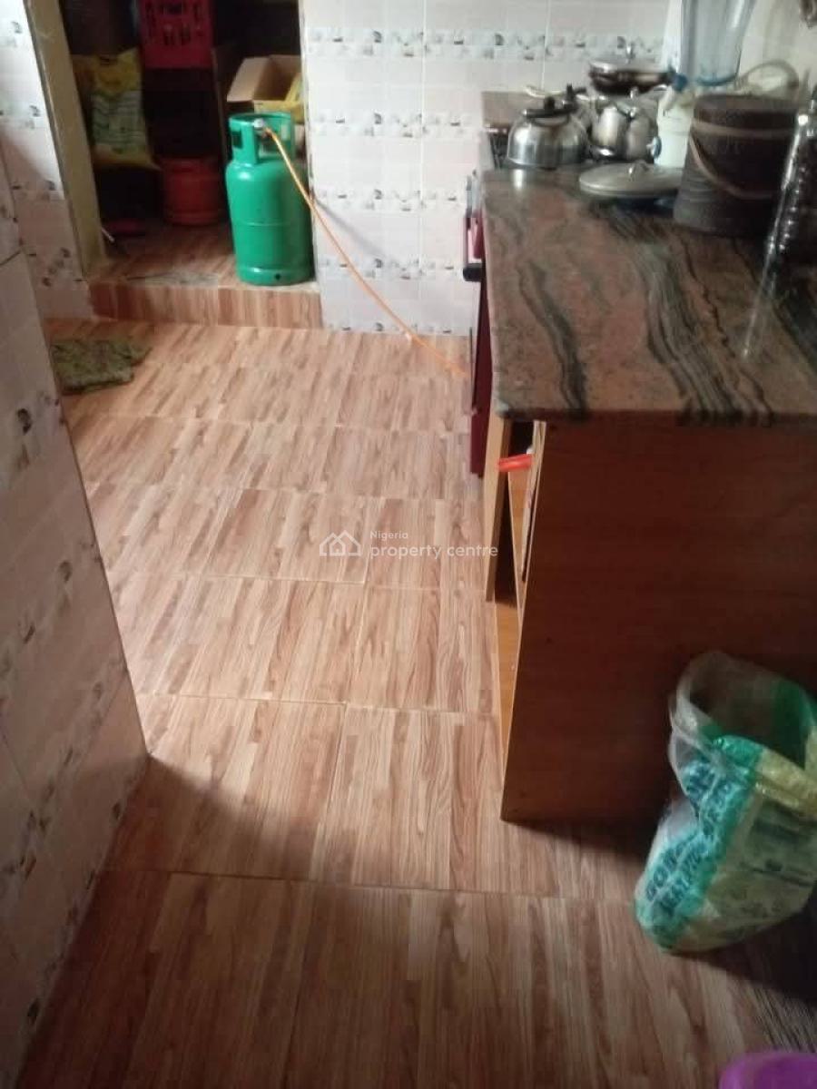 Luxury 3 Bedroom Flat, Aroro Kole Barrack Road, Ojoo, Ibadan, Ibadan, Oyo, Flat / Apartment for Sale