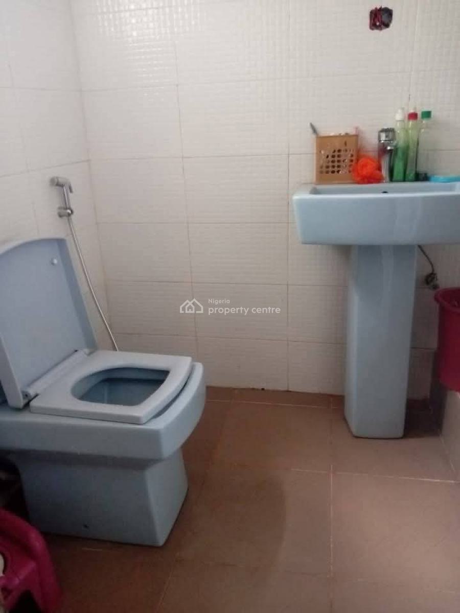Luxury 3 Bedroom Flat, Aroro Kole Barrack Road, Ojoo, Ibadan, Ibadan, Oyo, Flat / Apartment for Sale