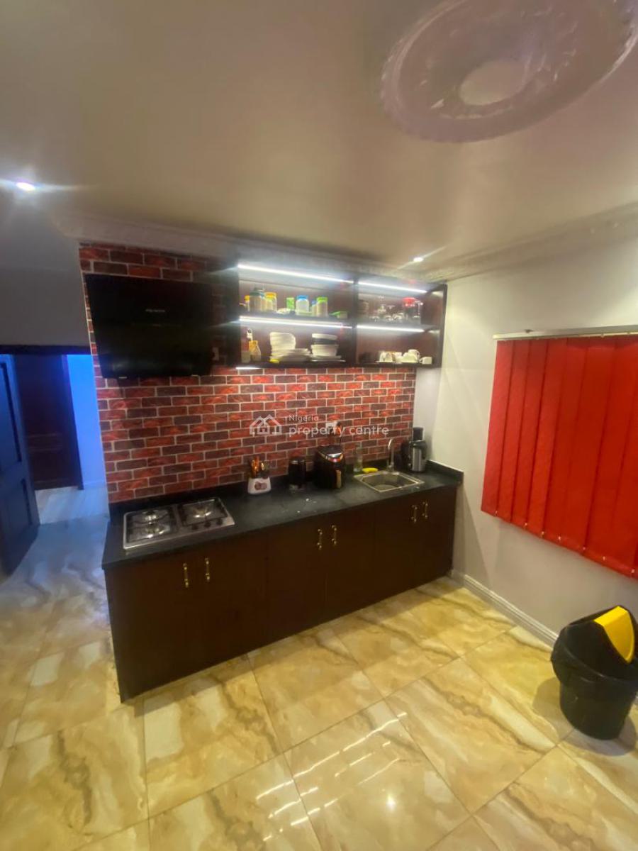 Luxury Serviced & Fully Furnished 2 Bedroom Flat on The 2nd Floor, By Pinnacle Filling Station, Lekki Right., Lekki Phase 1, Lekki, Lagos, Flat / Apartment for Rent
