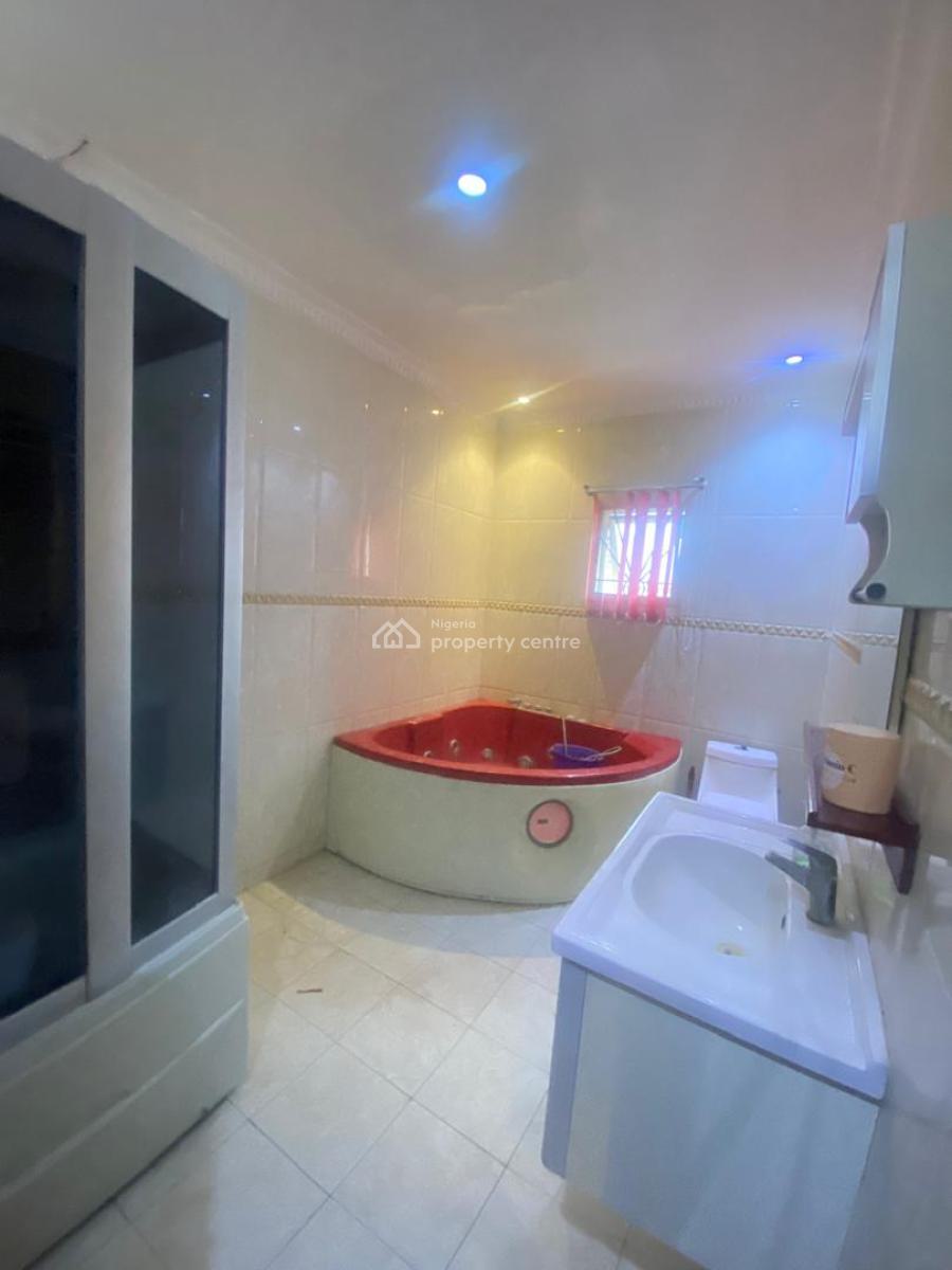 Luxury Serviced & Fully Furnished 2 Bedroom Flat on The 2nd Floor, By Pinnacle Filling Station, Lekki Right., Lekki Phase 1, Lekki, Lagos, Flat / Apartment for Rent
