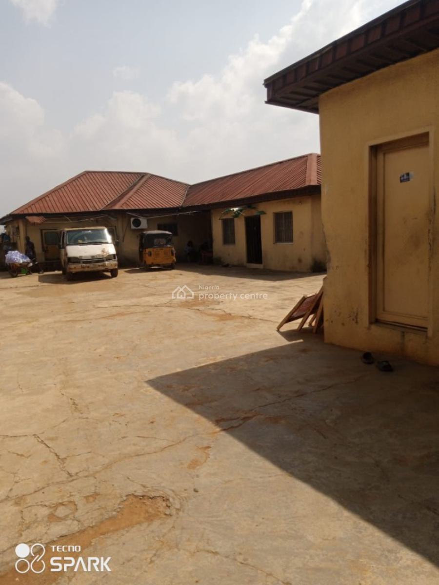 Twin Flat of 4 Bedroom Each with a Unit of Room & Parlor and Sc, Bashorun, New Bodija, Ibadan, Oyo, Block of Flats for Sale