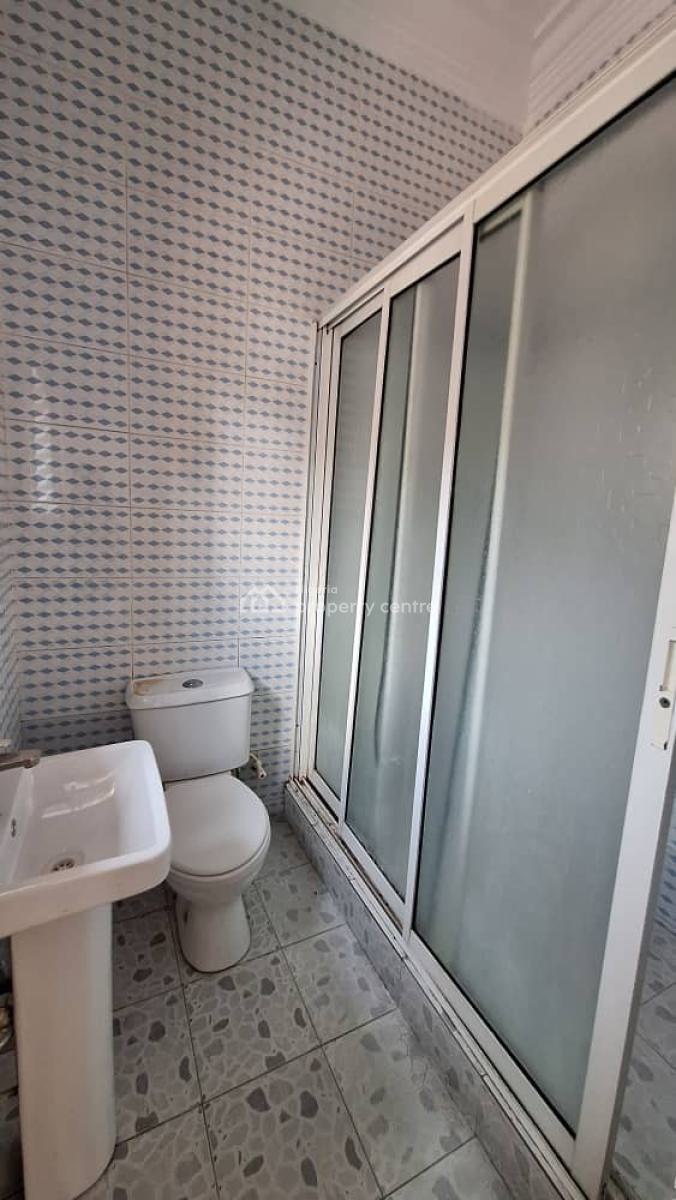 Newly Out 3bedroom in a Private Estate, Lekki Phase 1, Lekki Phase 1, Lekki, Lagos, Flat / Apartment for Rent
