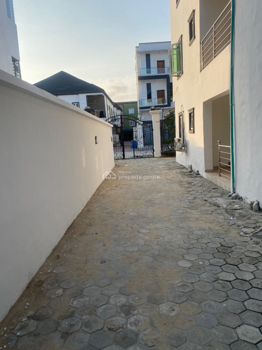 Spacious 1 Bed Apartment, Osapa, Lekki, Lagos, Flat / Apartment for Rent