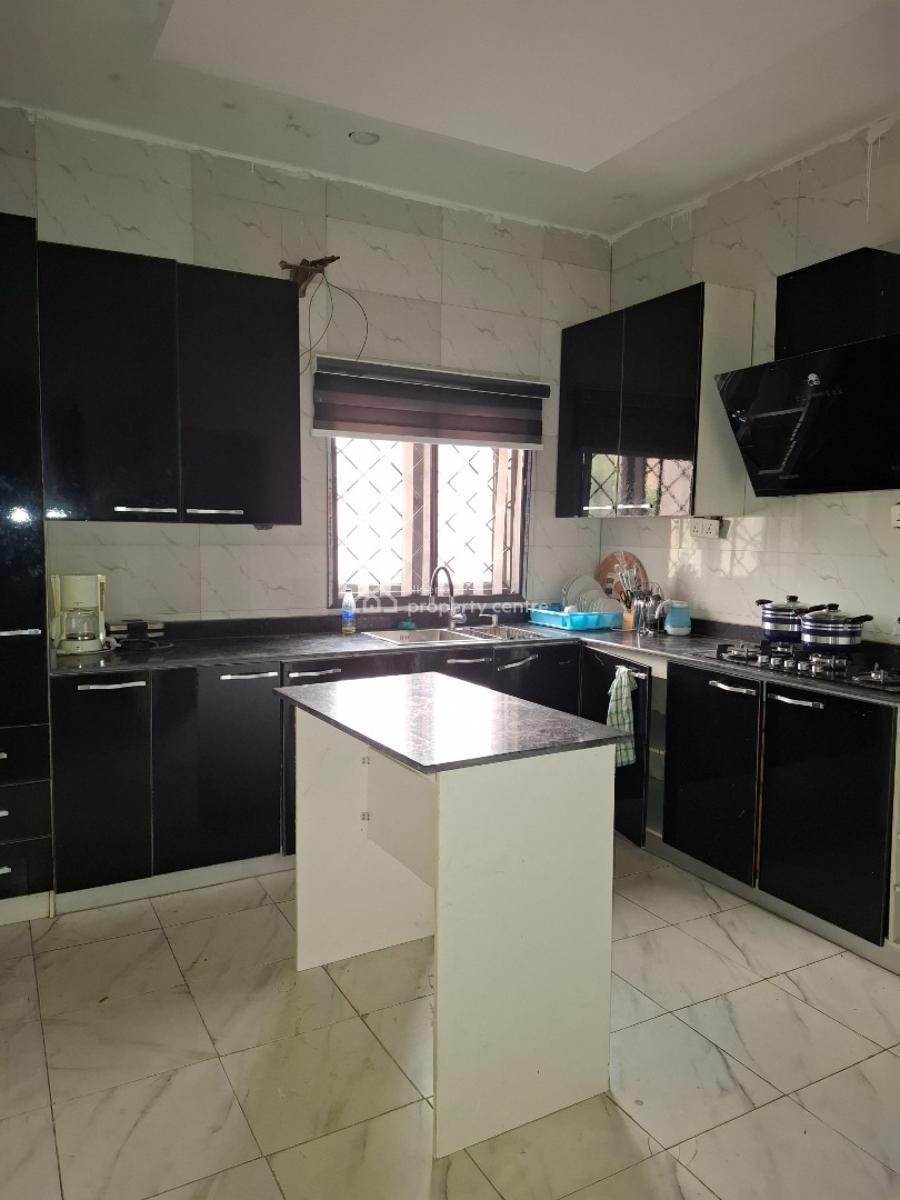 Serviced and Furnished 1 Bedroom Apartment, in a Prime and Secured Estate, Guzape District, Abuja, Flat / Apartment Short Let