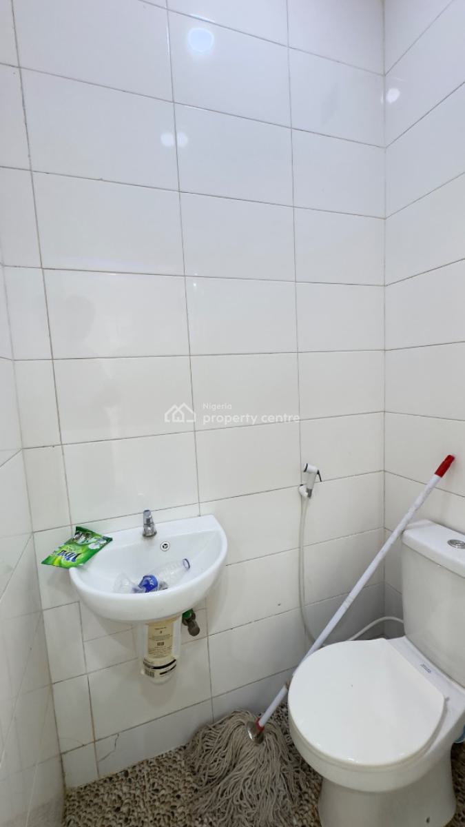 Shop // Office Space, Wuse 2, Wuse 2, Abuja, Plaza / Complex / Mall for Rent