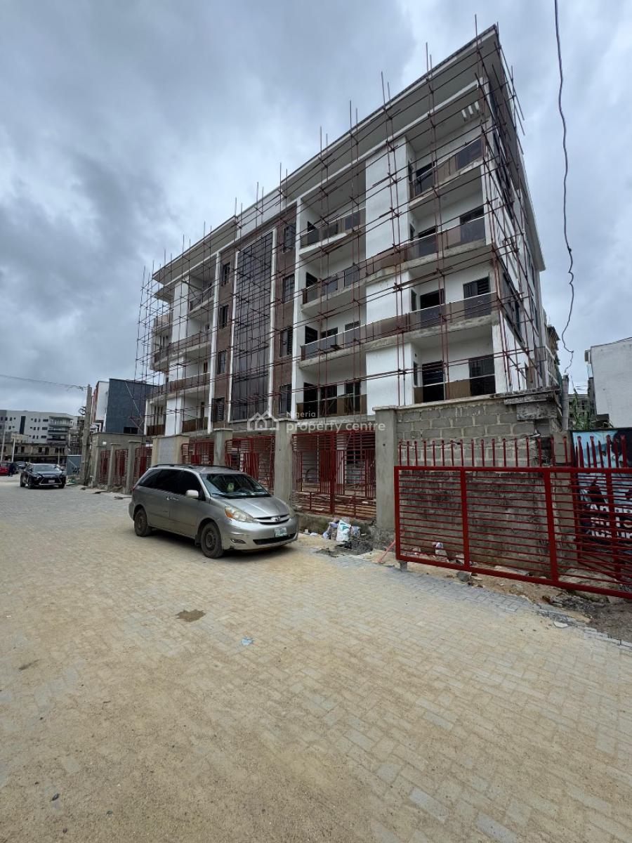 Exquisite 4 Bedroom Apartments with a an Elevator and a Gym, Lekki Phase 1, Lekki, Lagos, Flat / Apartment for Sale