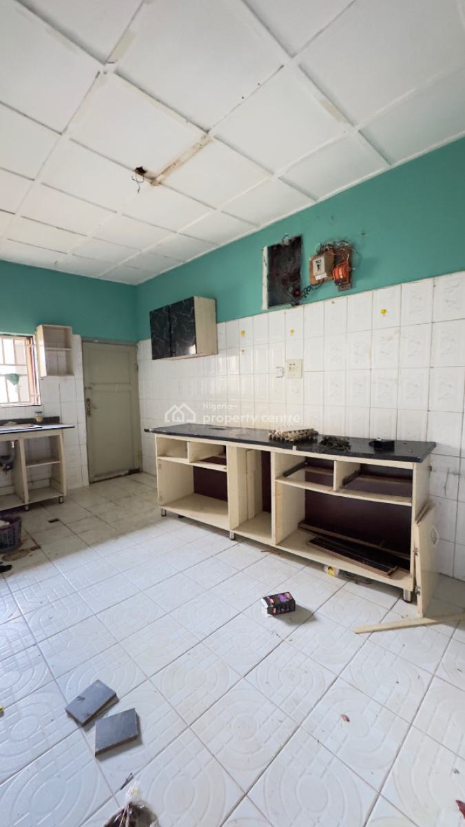 Newly Vacated 3 Bedroom Flat, Garki 2, Garki, Abuja, Flat / Apartment for Rent