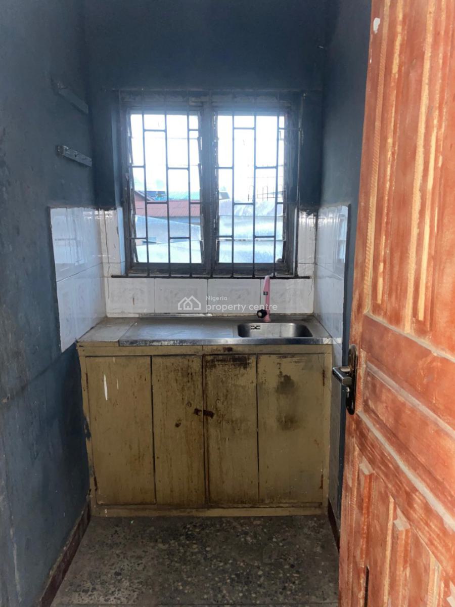 2 Bedroom Flat, Fadeyi, Shomolu, Lagos, Flat / Apartment for Rent