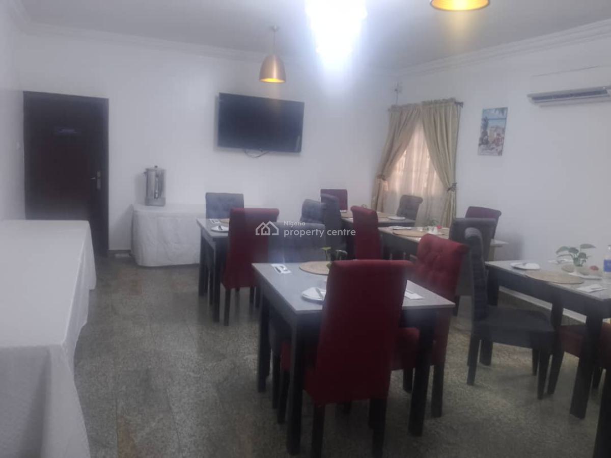 32 Rooms Hotel with Gym, Swimming Pool  and Event Lounge, Ikeja Gra, Ikeja, Lagos, Hotel / Guest House for Rent