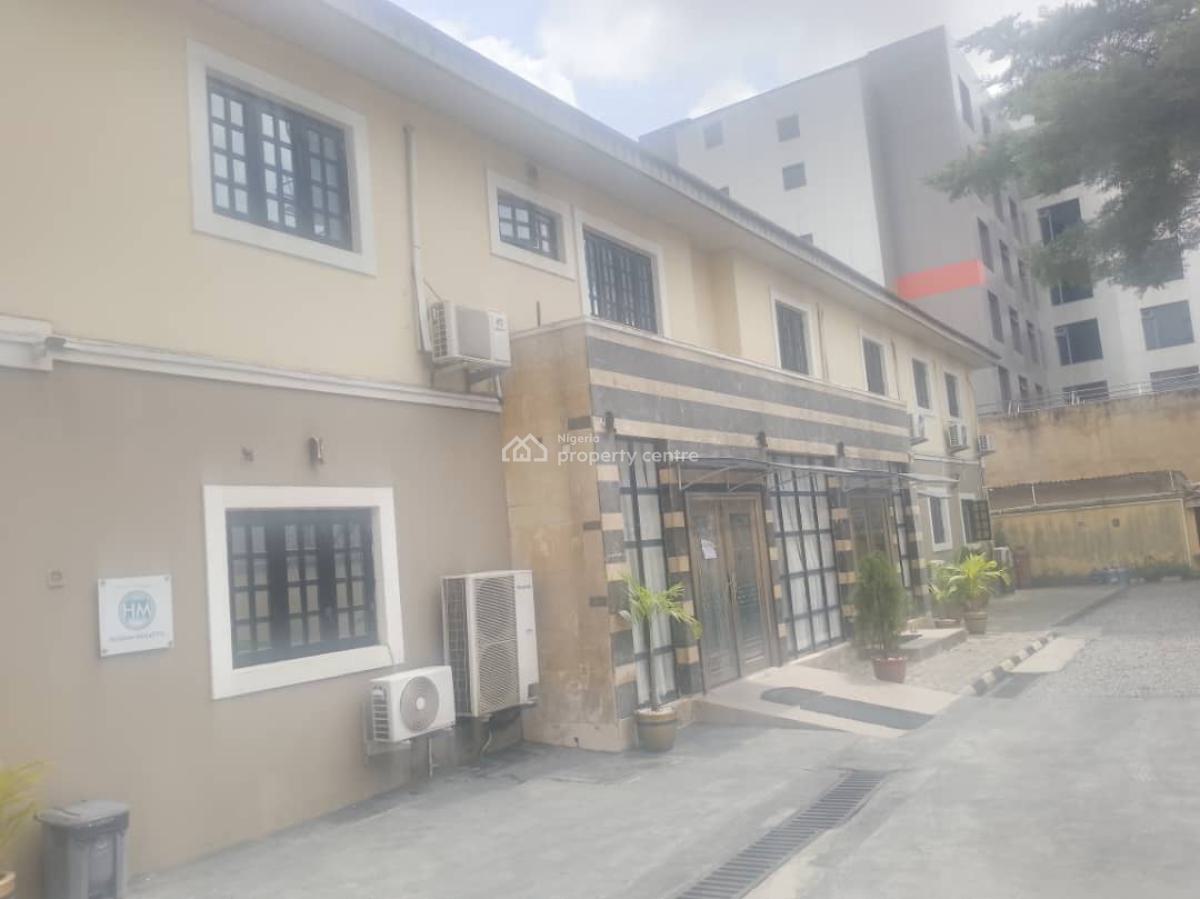 32 Rooms Hotel with Gym, Swimming Pool  and Event Lounge, Ikeja Gra, Ikeja, Lagos, Hotel / Guest House for Rent