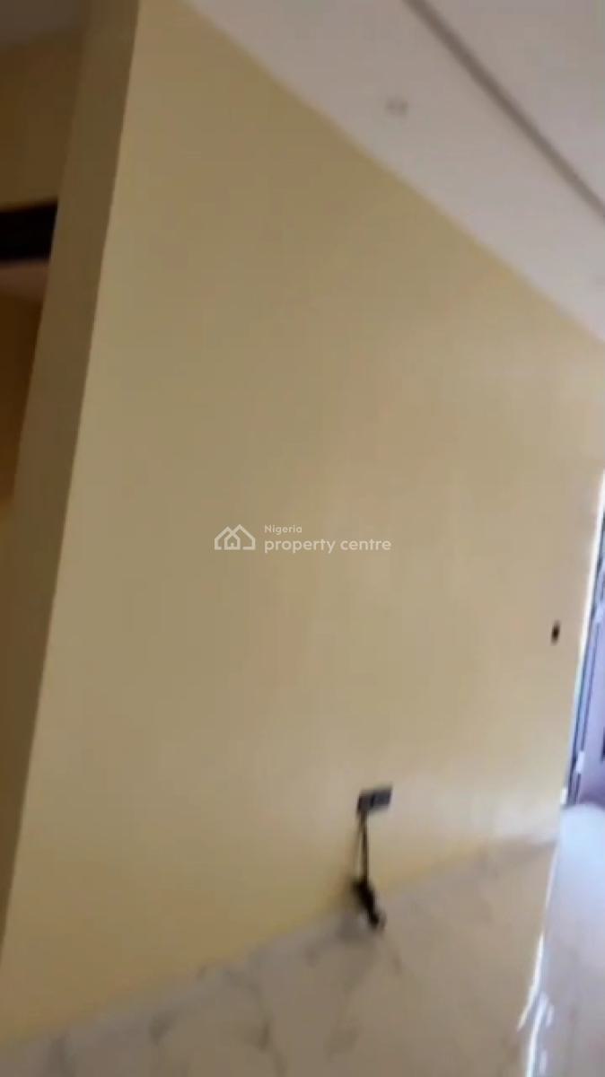Specious and Executive 2 Bedroom Apartment  Real, Shomolu, Shomolu, Lagos, Flat / Apartment for Rent