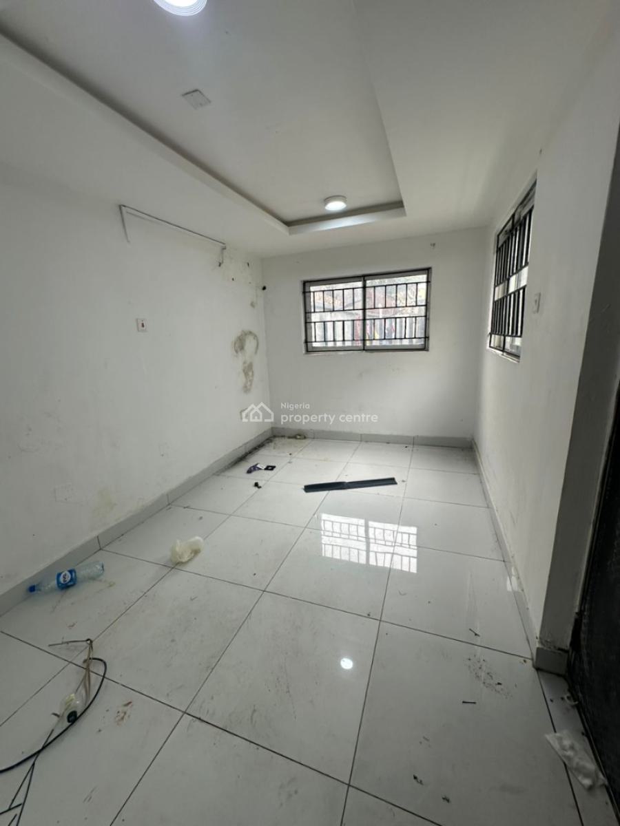 Spacious Studio Apartment, Fully Serviced with Massive Kitchen, Lekki Phase 1, Lekki, Lagos, Self Contain (single Rooms) for Rent