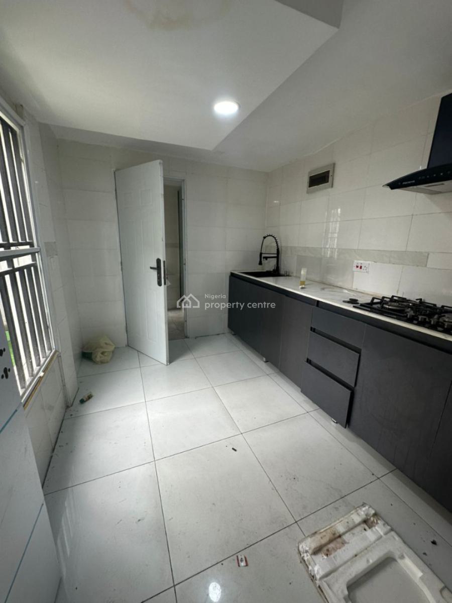 Spacious Studio Apartment, Fully Serviced with Massive Kitchen, Lekki Phase 1, Lekki, Lagos, Self Contain (single Rooms) for Rent