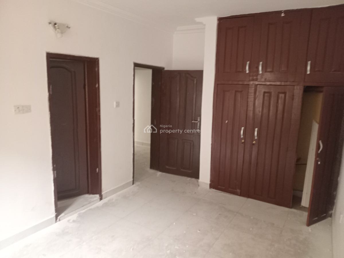 Washington Dc  3br Flat, Alagomeji, Yaba, Lagos, Flat / Apartment for Rent