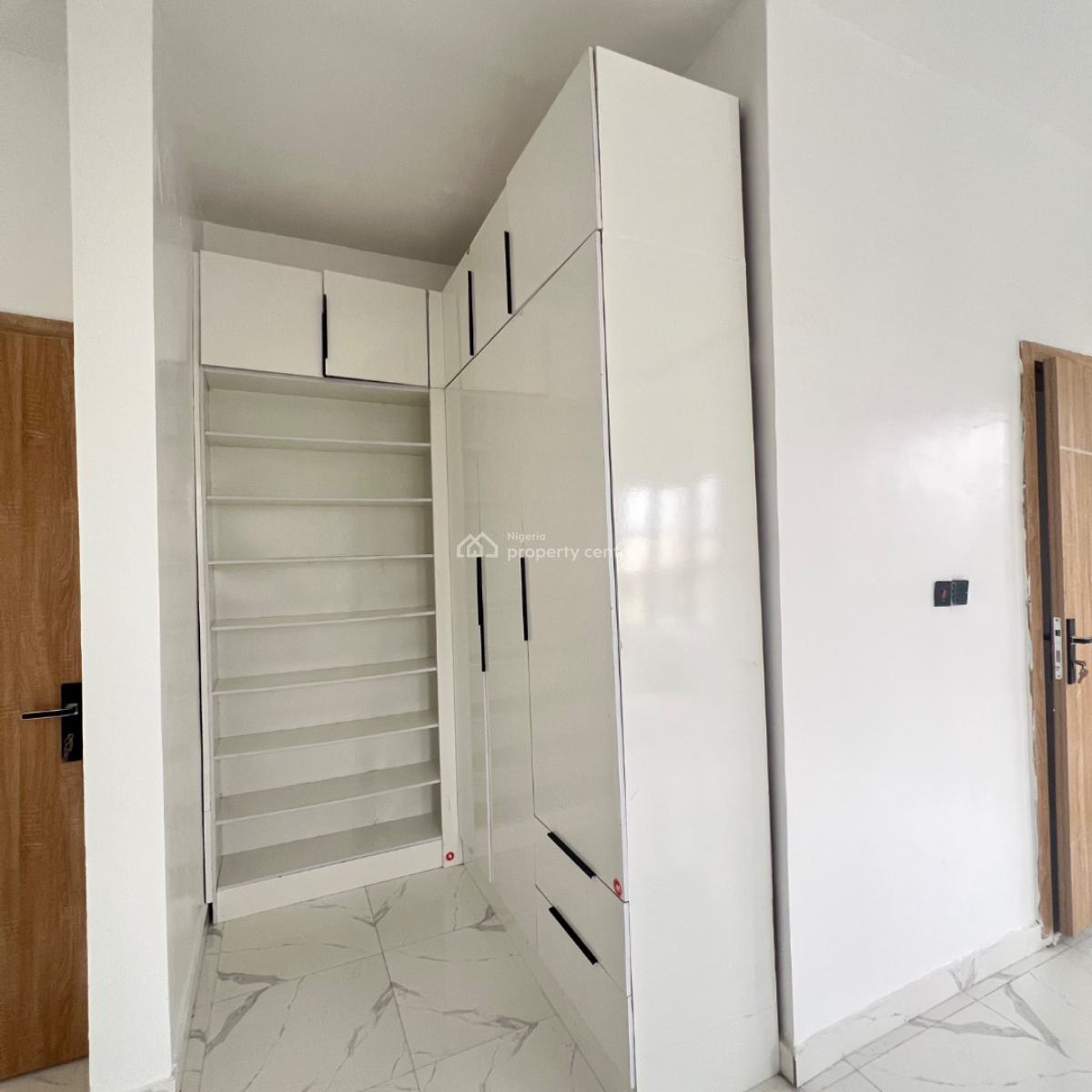 5 Bed & Bq, Ajah, Lagos, Detached Duplex for Sale