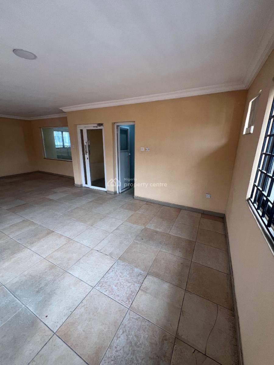 110sqm Shop/commercial Space on a Major Road, Ligali Ayorinde, Victoria Island (vi), Lagos, Commercial Property for Rent