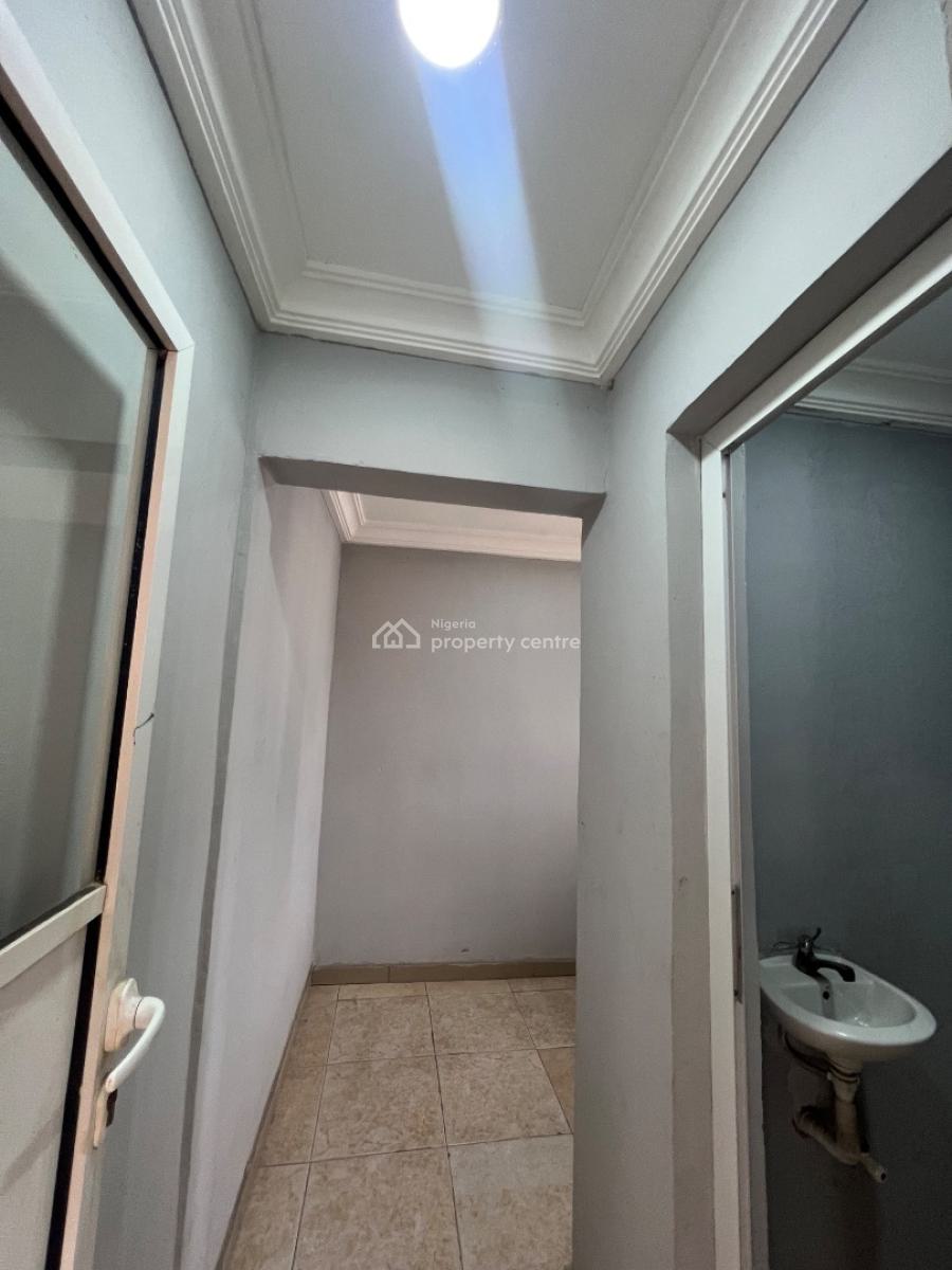 110sqm Shop/commercial Space on a Major Road, Ligali Ayorinde, Victoria Island (vi), Lagos, Commercial Property for Rent
