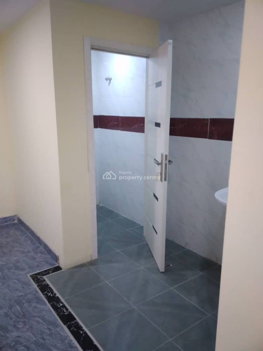 Relatively New 3 Bedroom Apartment with a Room Bq 4th Floor, Alpha Beach Road, Lekki, Lagos, Flat / Apartment for Sale