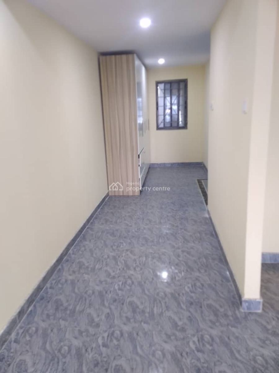 Relatively New 3 Bedroom Apartment with a Room Bq 4th Floor, Alpha Beach Road, Lekki, Lagos, Flat / Apartment for Sale