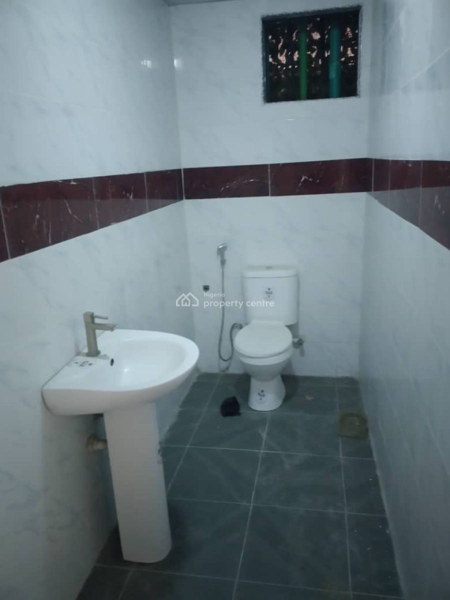 Relatively New 3 Bedroom Apartment with a Room Bq 4th Floor, Alpha Beach Road, Lekki, Lagos, Flat / Apartment for Sale