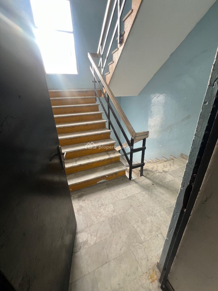 3-bedroom Commercial Space, Suitable for Shop Or Office Use, Victoria Island (vi), Lagos, Flat / Apartment for Rent