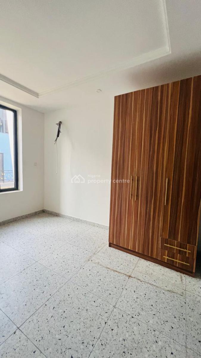 Exquisite Very Spacious 4 Bedroom Terrace Duplex with  Bq, Yaba, Lagos, Terraced Duplex for Sale