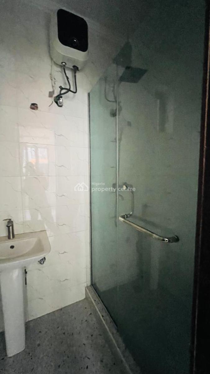 Exquisite Very Spacious 4 Bedroom Terrace Duplex with  Bq, Yaba, Lagos, Terraced Duplex for Sale